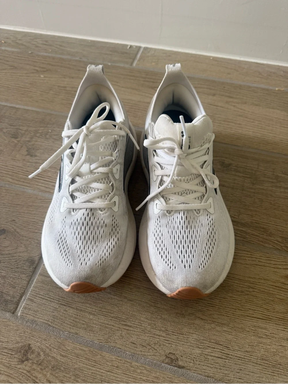 Brooks worn twice